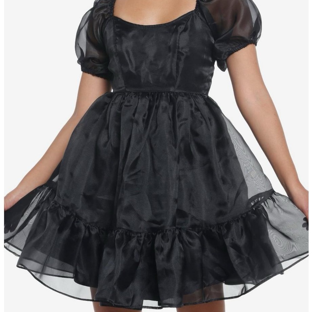 Nwt black tiered Thorn and Fable Sz 3x hot topic